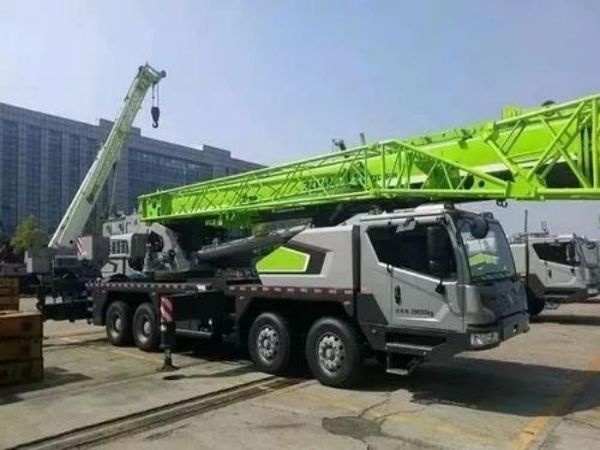 威海开发区吊车出租公司电话_吊车出租的维护保养的用处